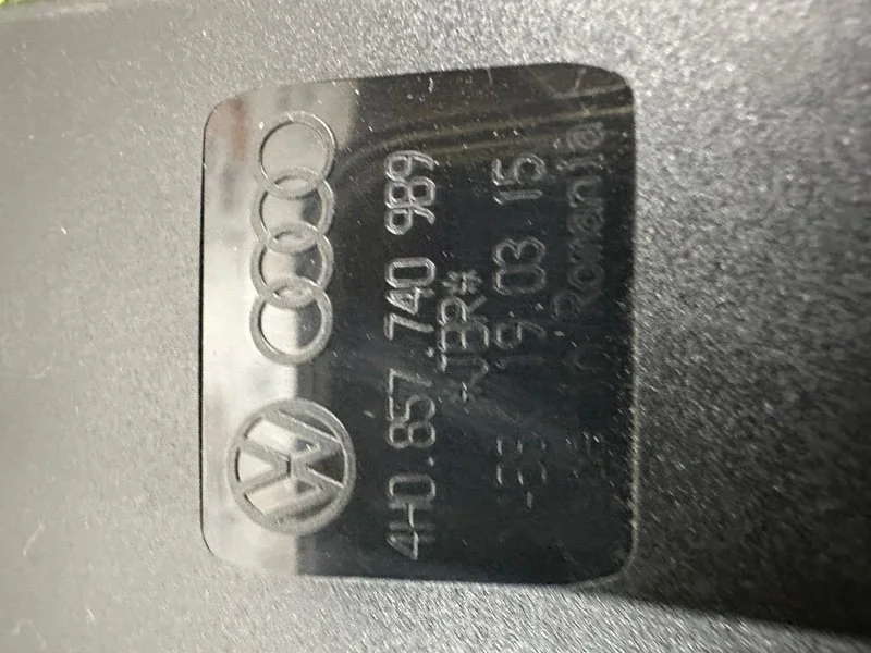 Замок ремня безопасности Audi A8 D4 CTGA 2015 - миниатюра 6