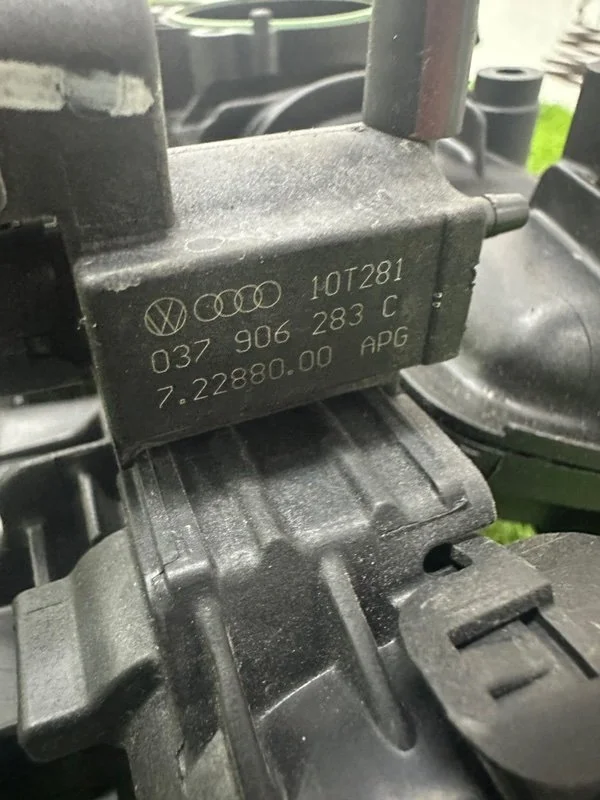 Коллектор впускной Audi Q5 CDNC 2011 - миниатюра 7