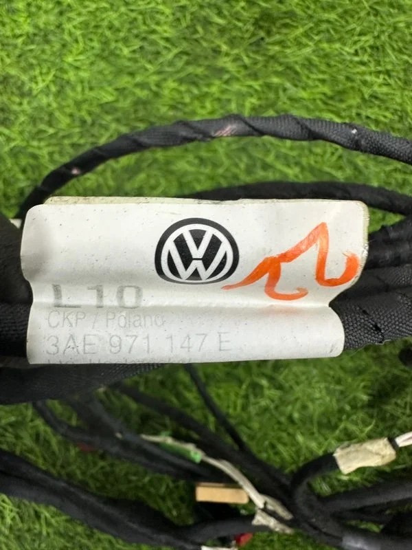 Проводка крышки багажника Volkswagen Passat B7 - миниатюра 4