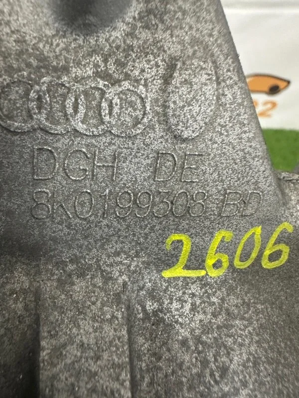 Кронштейн двигателя правый Audi A4 8K CDNB 2011 - миниатюра 5