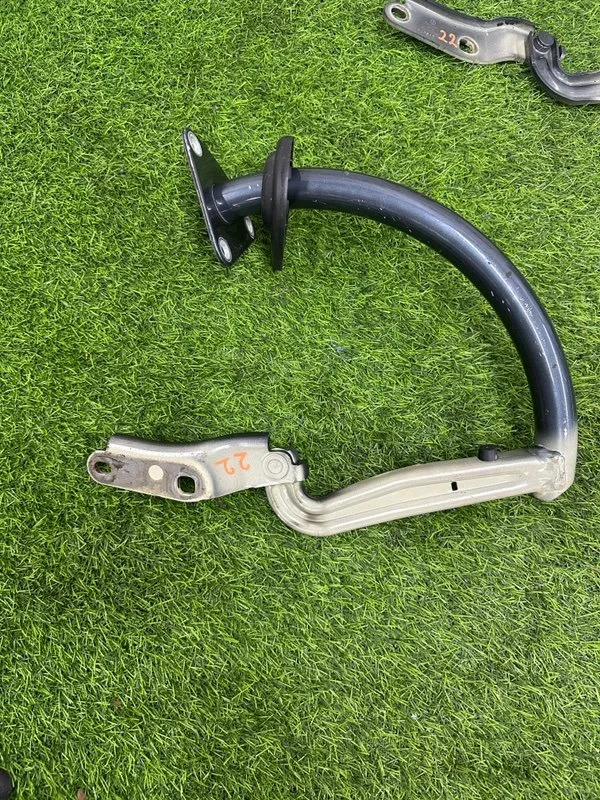 Петля крышки багажника Volkswagen Passat B7 CDAA - миниатюра 8