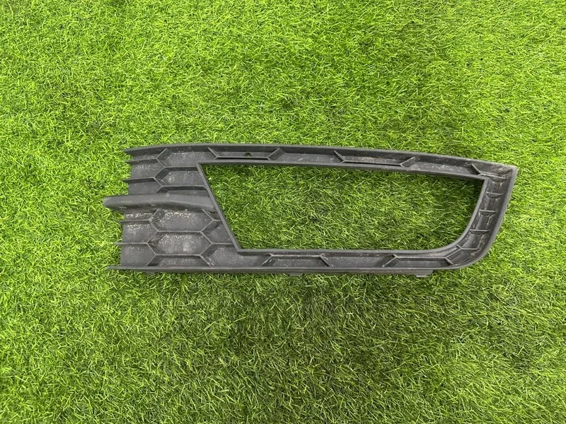 Решетка в бампер передняя левая Skoda Octavia A7 - миниатюра 3