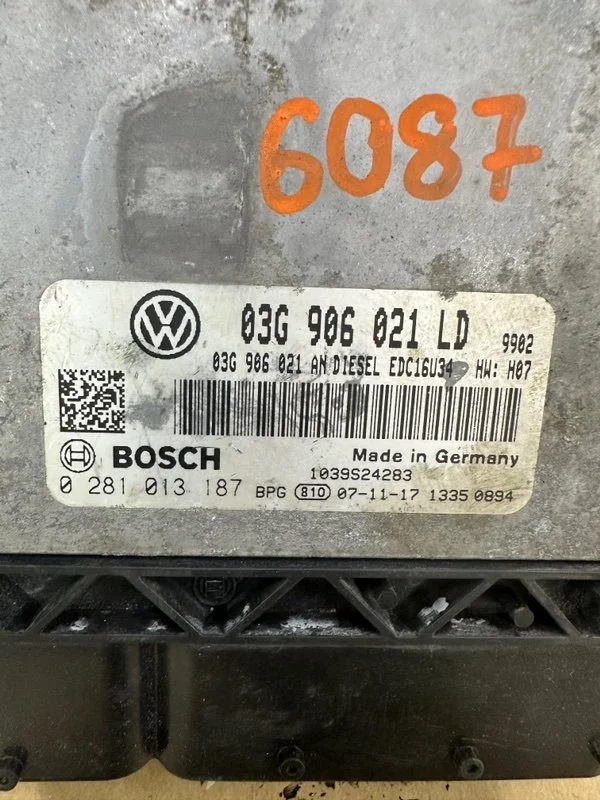 Блок управления двигателем Skoda Octavia A5 BKD - миниатюра 3
