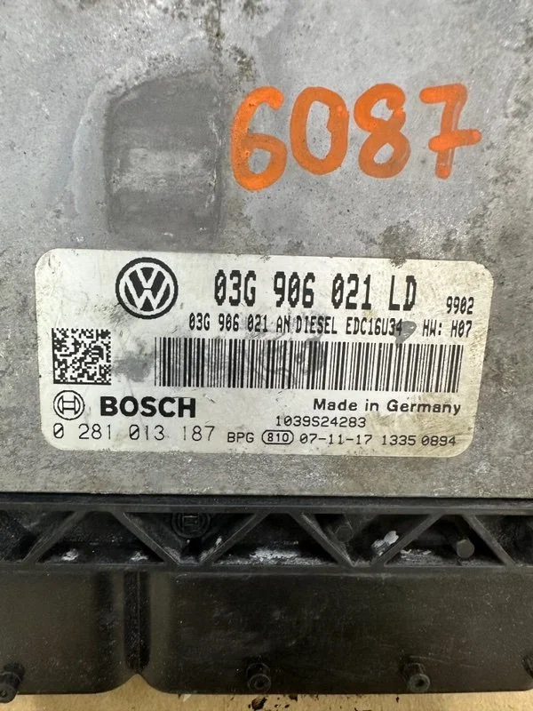 Блок управления двигателем Skoda Octavia A5 BKD - миниатюра 3