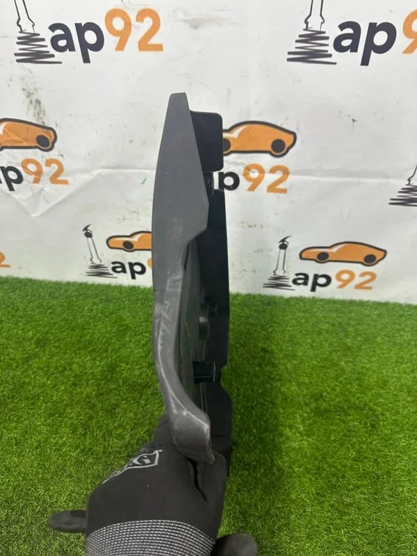 Декоративная крышка двигателя VOLVO c30 B4204S3 - миниатюра 5