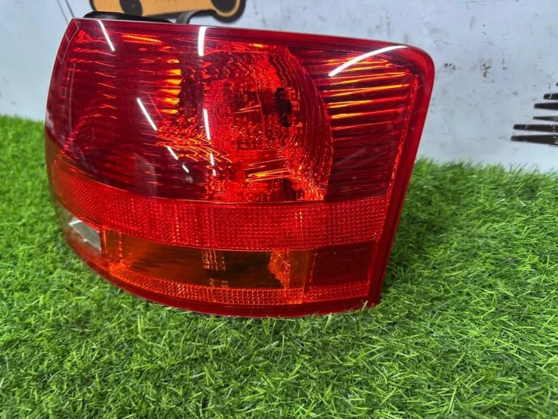 Стоп-сигнал правый Audi A4 B7 BFB 2008 - миниатюра 4