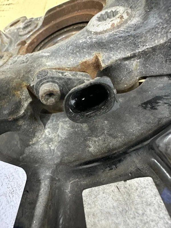 Кулак поворотный Audi a3 - миниатюра 8