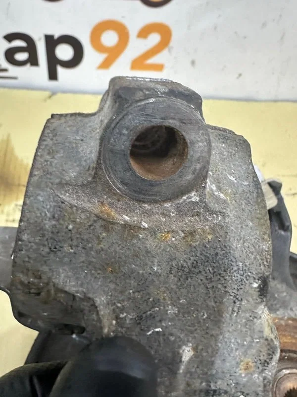 Кулак поворотный Audi a3 - миниатюра 9