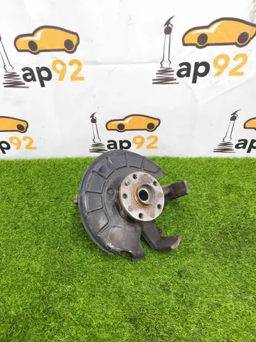 Кулак поворотный передний правый Volkswagen Jetta