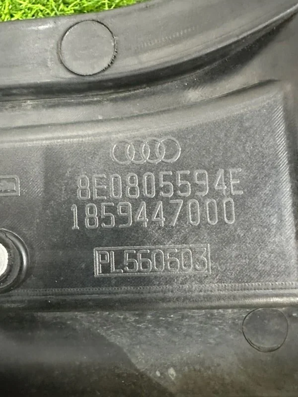 Рамка радиатора Audi A4 B7 BFB 2008 - миниатюра 9