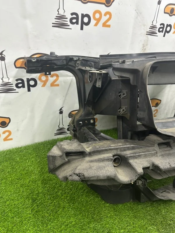 Рамка радиатора BMW X1 E84 N52B30A 2010 - миниатюра 3