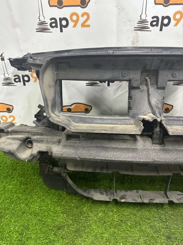 Рамка радиатора BMW X1 E84 N52B30A 2010 - миниатюра 4