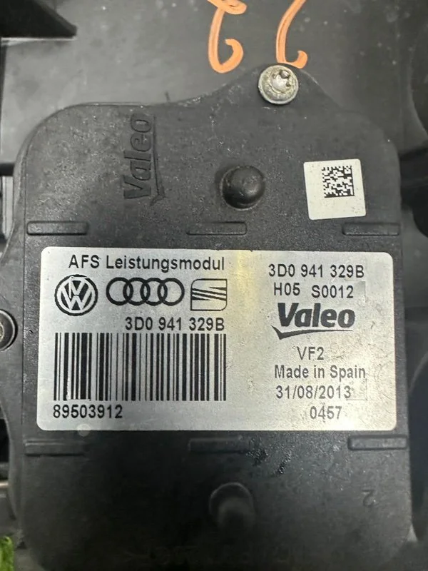Фара ксеноновая левая Volkswagen Passat B7 CDAA - миниатюра 8