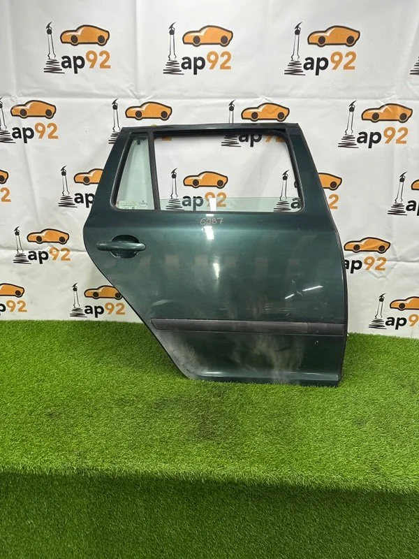 Дверь боковая задняя правая Skoda Octavia A5 BKD - изображение 1