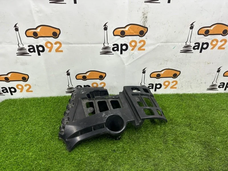 Крепление бампера заднее правое BMW X1 E84 N52B30A - изображение 1