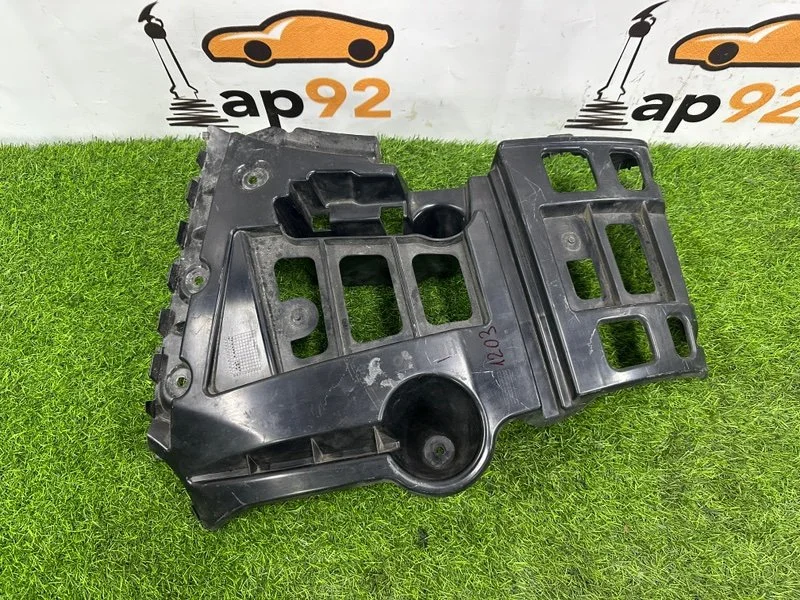 Крепление бампера заднее правое BMW X1 E84 N52B30A - миниатюра 2