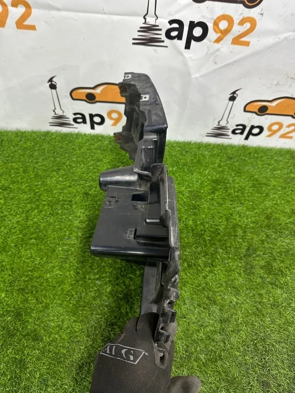 Крепление бампера заднее правое BMW X1 E84 N52B30A - миниатюра 5