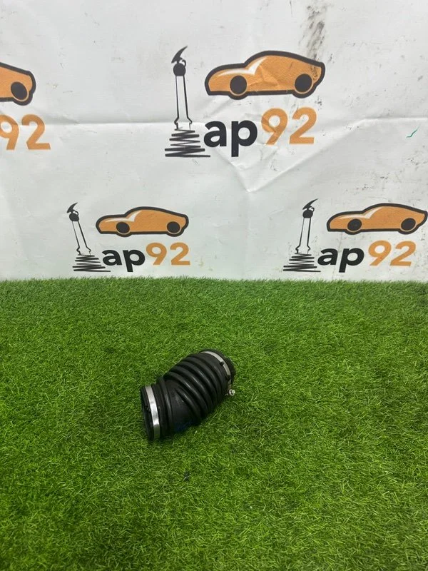 Патрубок впускной системы VOLVO c30 B4204S3 2012 - изображение 1