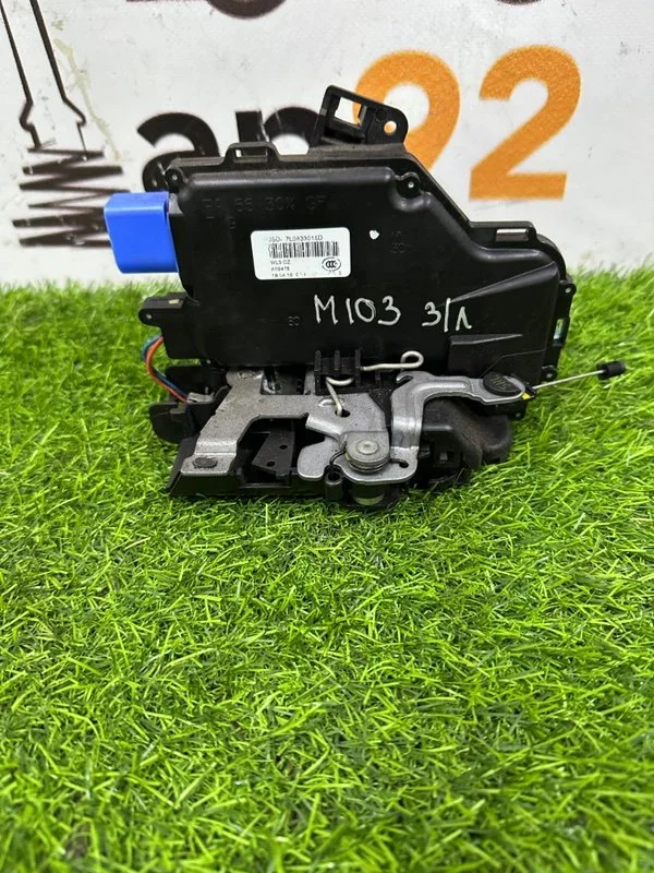Замок боковой двери задний левый Skoda Octavia RS - миниатюра 2