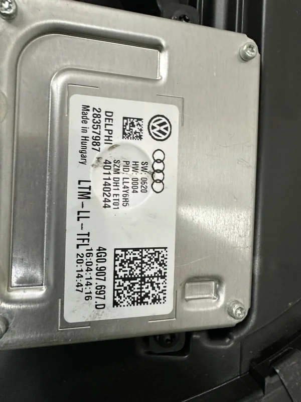 Фара ксеноновая правая Audi A4 8K CDNB 2014 - миниатюра 9