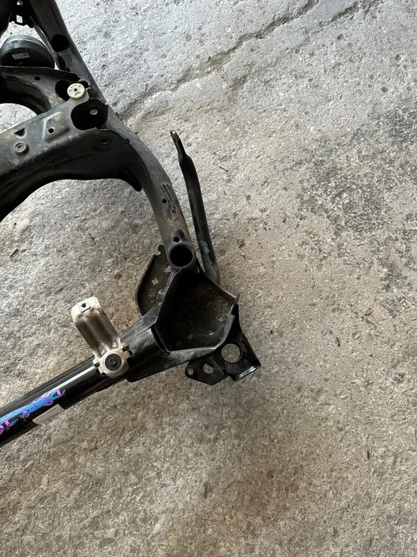 Балка подвески передняя BMW 1-series F20 N13B16A - миниатюра 2