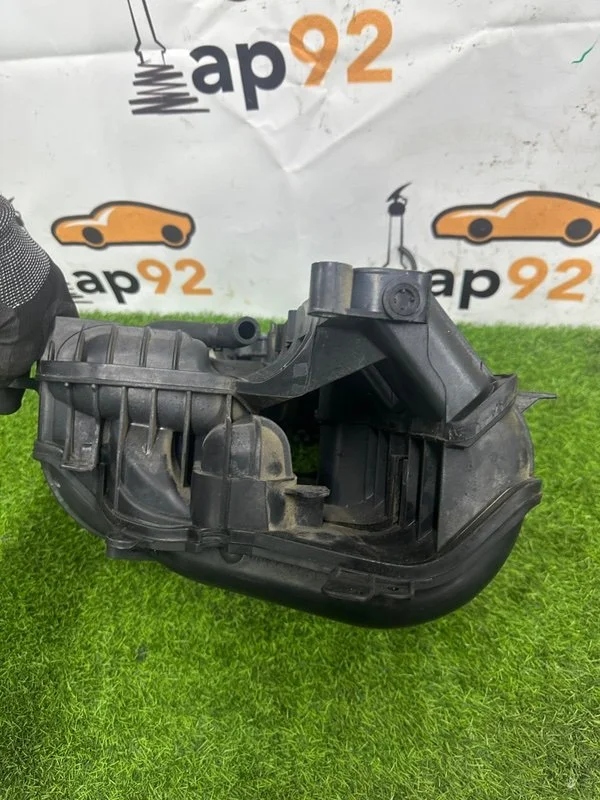 Коллектор впускной VOLVO c30 B4204S3 2012 - миниатюра 8