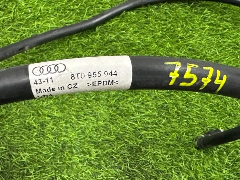 Шланг омывателя фар Audi A5 8T CDNC 2011 - миниатюра 7