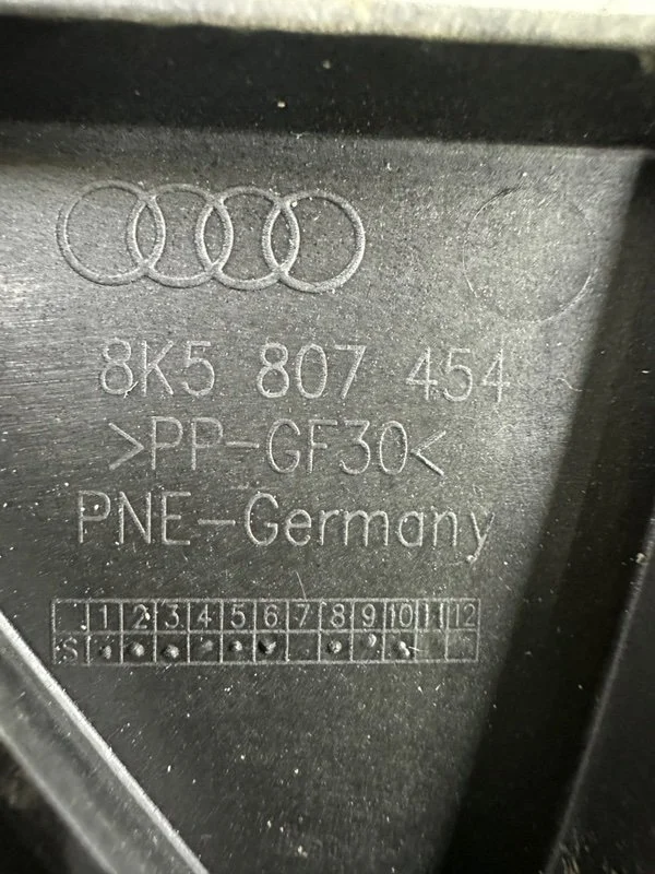 Крепление бампера заднее правое Audi A4 8K CDHB - миниатюра 8