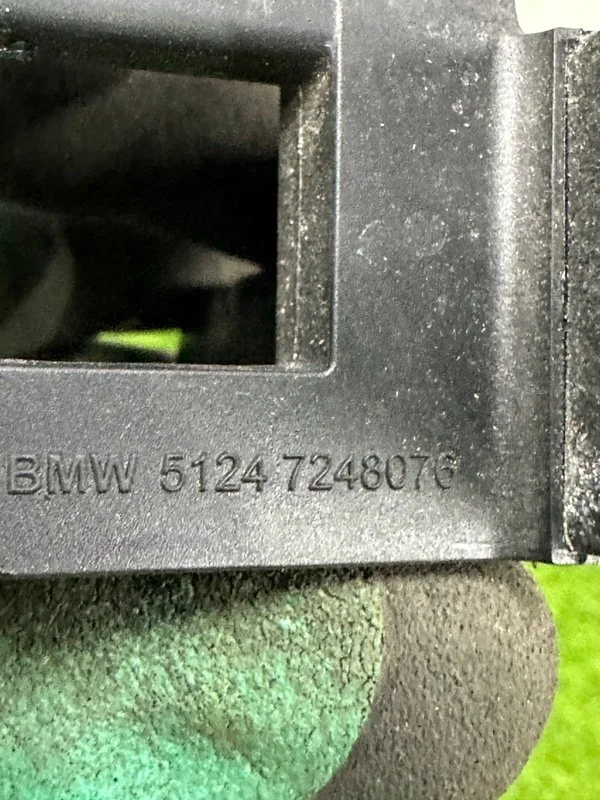 Скоба замка багажника BMW 1-series F20 N13B16A - миниатюра 6
