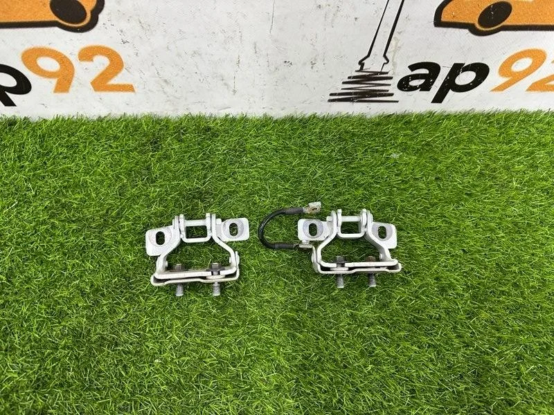 Петля крышки багажника BMW 1-series F20 N13B16A - миниатюра 2
