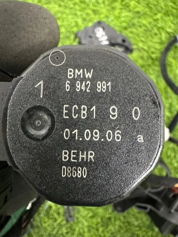 Сервопривод заслонок печки BMW 5-series E60 - миниатюра 9