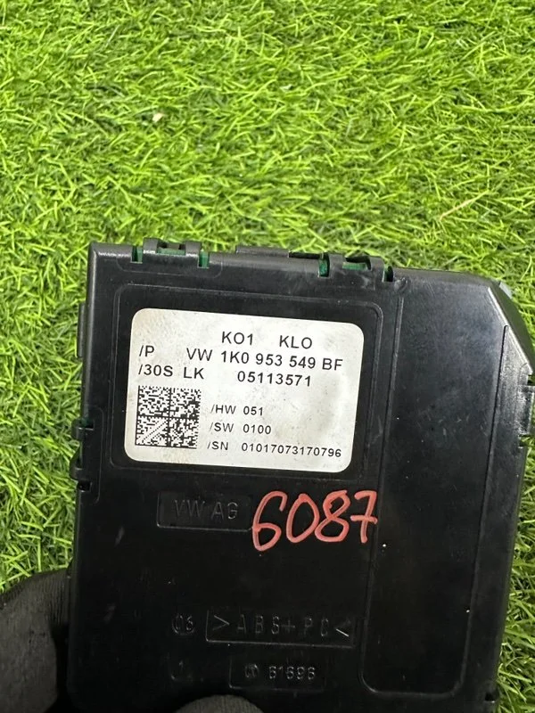 Блок управления Skoda Octavia A5 BKD 2008 - миниатюра 8