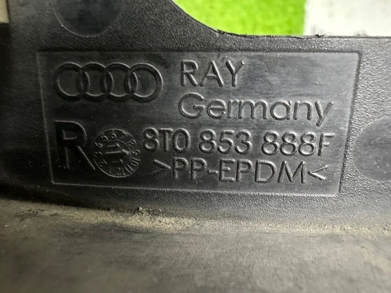 Брызговик передний правый Audi A5 8T CDNC 2011 - миниатюра 8