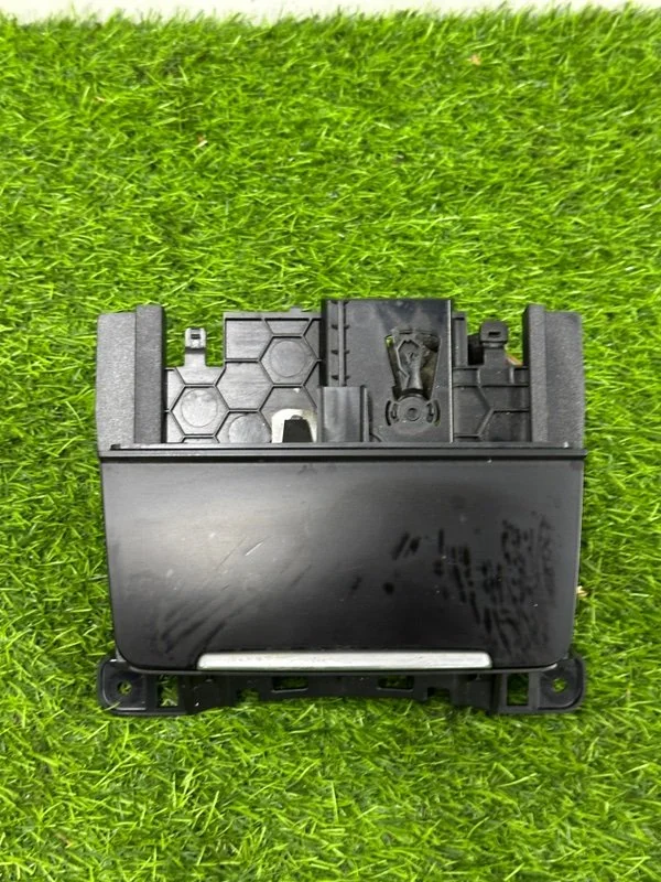 Пепельница Audi A4 8K CDHB 2010 - миниатюра 2
