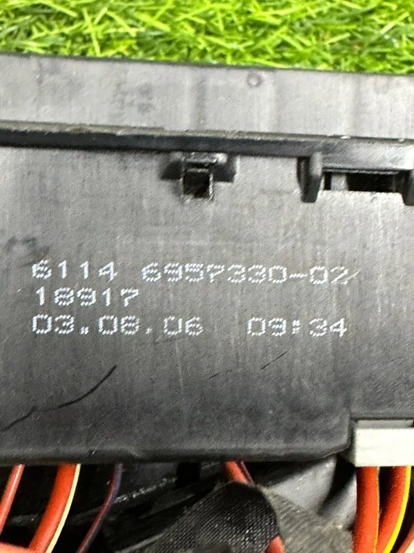Блок предохранителей BMW 5-series E60 N52B30A 2006 - миниатюра 5