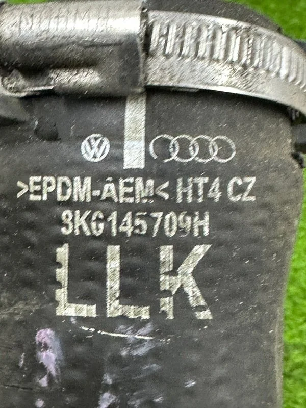 Патрубок интеркулера Audi A5 8T CDNC 2011 - миниатюра 6