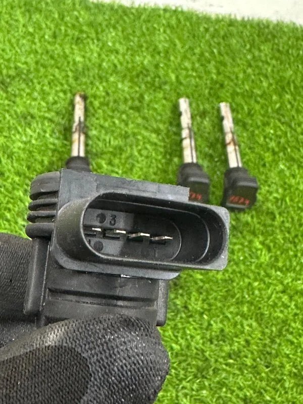 Катушка зажигания Audi A5 8T CDNC 2011 - миниатюра 4