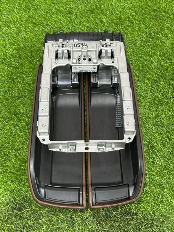Подлокотник передний Audi A8 4H CTGA 2016 - миниатюра 6