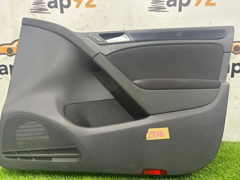Накладка двери Volkswagen Golf MK6 2012 - миниатюра 2
