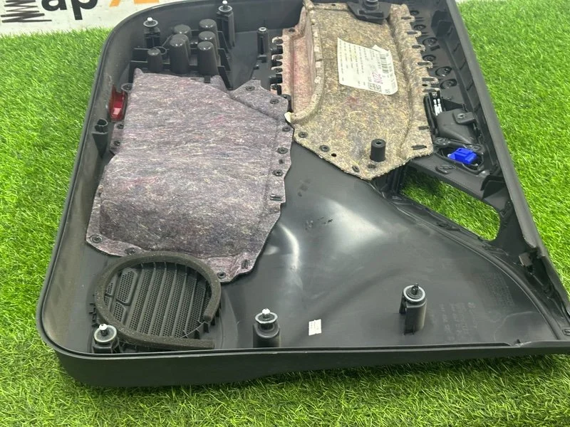 Накладка двери Volkswagen Golf MK6 2012 - миниатюра 8