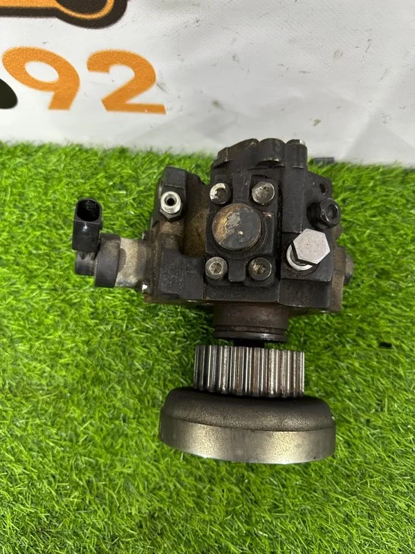 Топливный насос высокого давления Volkswagen - миниатюра 3