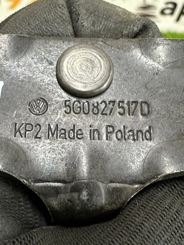 Скоба замка багажника Volkswagen Golf MK7 CPTA - миниатюра 7