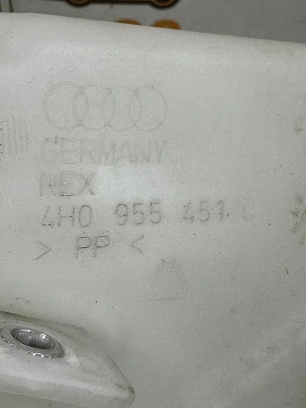 Бачок стеклоомывателя Audi A8 4H CTGA 2016 - миниатюра 9