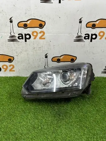 Фара ксеноновая левая Skoda Yeti 5L CFJA 2014