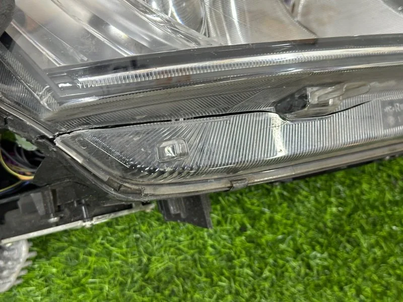 Фара ксеноновая правая Skoda Yeti 5L CFJA 2014 - миниатюра 3