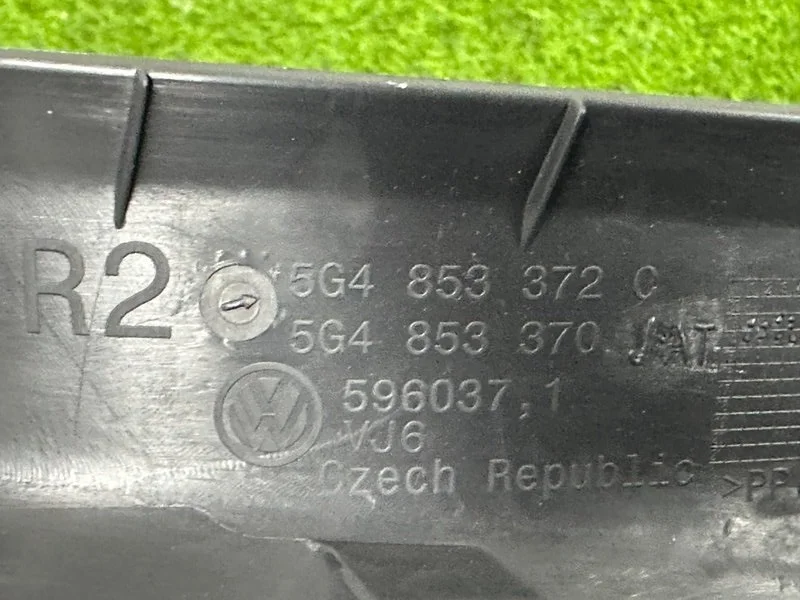 Накладка на порог салона правая Volkswagen Golf - миниатюра 10