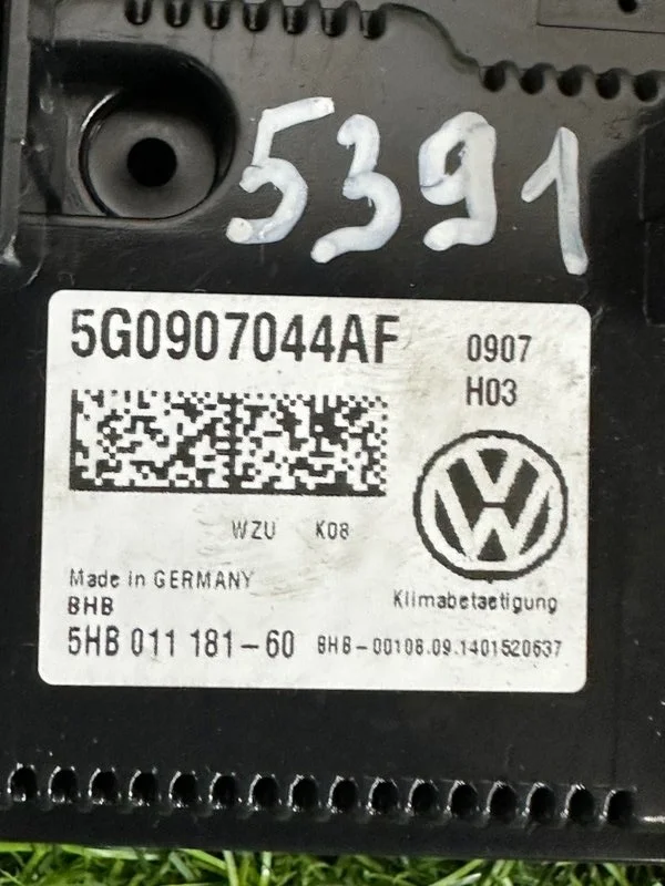 Блок управления климат-контролем Volkswagen Golf - миниатюра 8