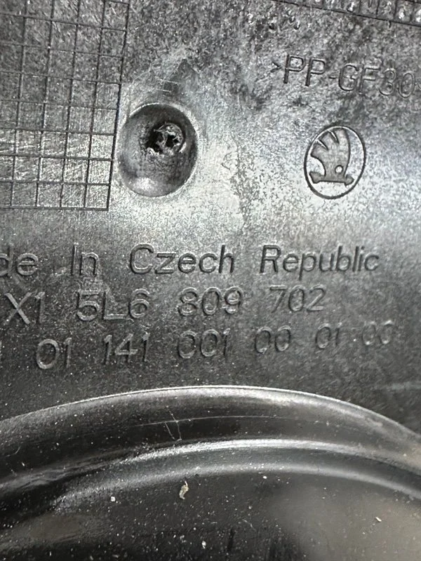 Лючок топливного бака Skoda Yeti 5L CFJA 2014 - миниатюра 10
