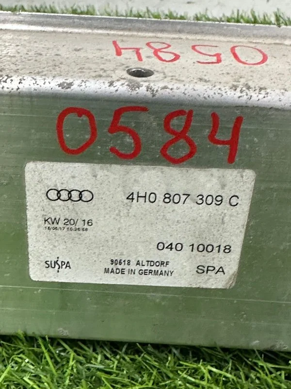 Усилитель бампера задний Audi A8 4H CTGA 2016 - миниатюра 8