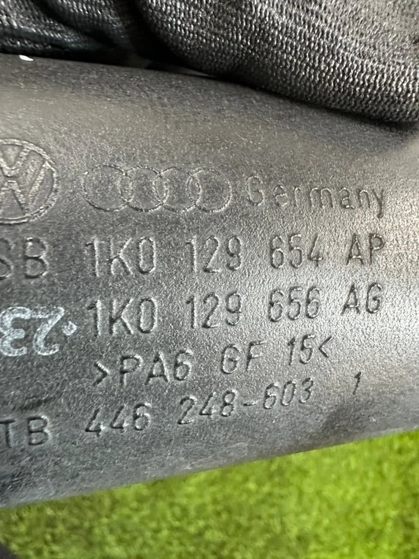 Патрубок впускной системы Volkswagen Passat - миниатюра 10